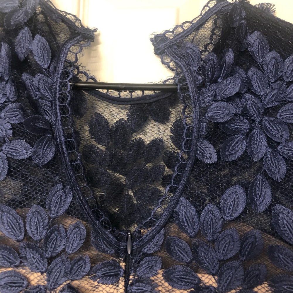 Dress - Picture 3 of 9
